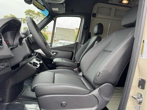 2025 Mercedes-Benz Sprinter 2500 High Roof