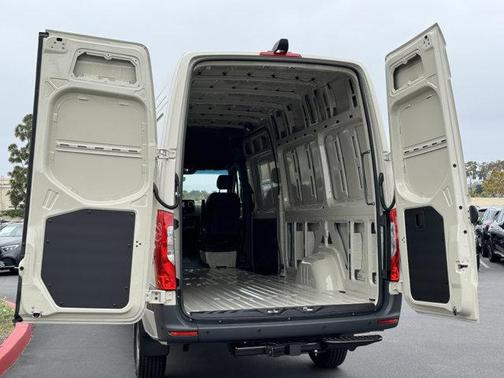 2025 Mercedes-Benz Sprinter 2500 High Roof