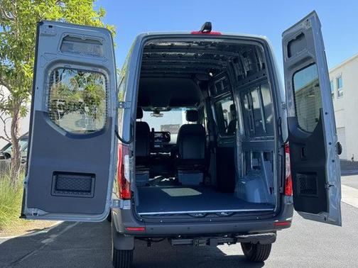 2025 Mercedes-Benz Sprinter 2500 