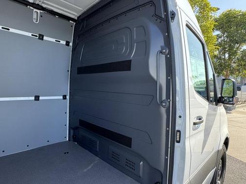2025 Mercedes-Benz Sprinter 2500 Standard Roof