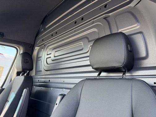 2025 Mercedes-Benz Sprinter 2500 Standard Roof