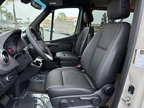 2025 Mercedes-Benz Sprinter 2500 Standard Roof