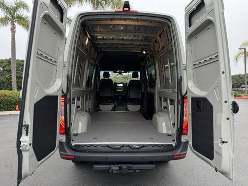 2025 Mercedes-Benz Sprinter 2500 Standard Roof