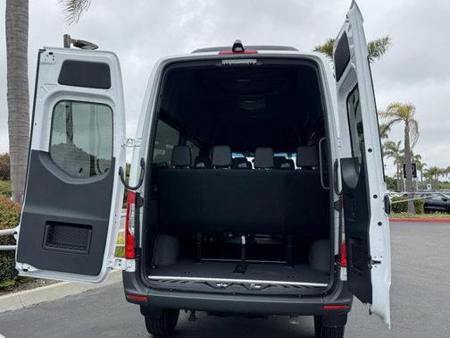 2025 Mercedes-Benz Sprinter 2500 Standard Roof