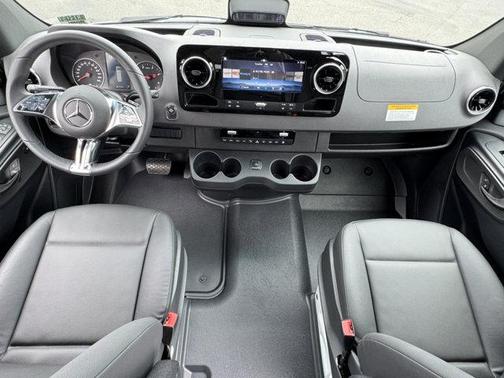 2025 Mercedes-Benz Sprinter 2500 Standard Roof
