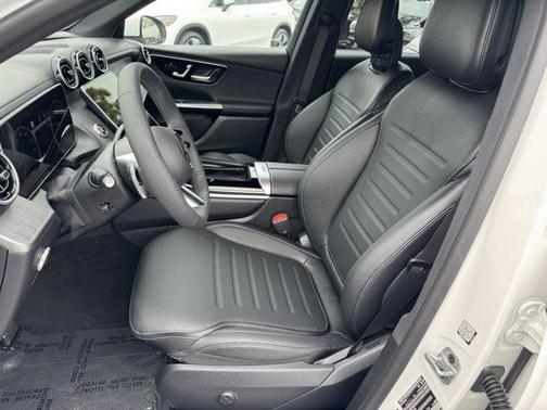 2025 Mercedes-Benz GLC 350e Base