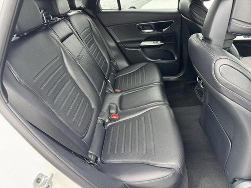 2025 Mercedes-Benz GLC 350e Base