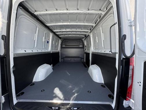 2025 Mercedes-Benz Sprinter 2500 Standard Roof