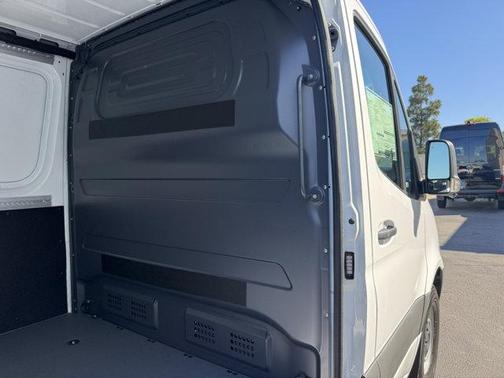 2025 Mercedes-Benz Sprinter 2500 Standard Roof