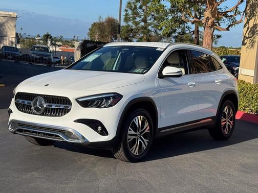 Polar White 2026 Mercedes-Benz GLA 250 Base