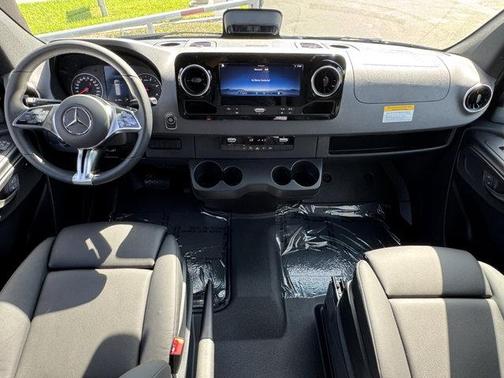 2025 Mercedes-Benz Sprinter 2500 Standard Roof