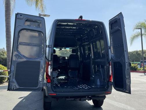 2025 Mercedes-Benz Sprinter 2500 Standard Roof