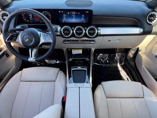 Polar White 2026 Mercedes-Benz GLB 250 Base 4MATIC