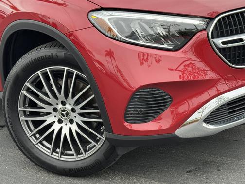 2025 Mercedes-Benz GLC 300 