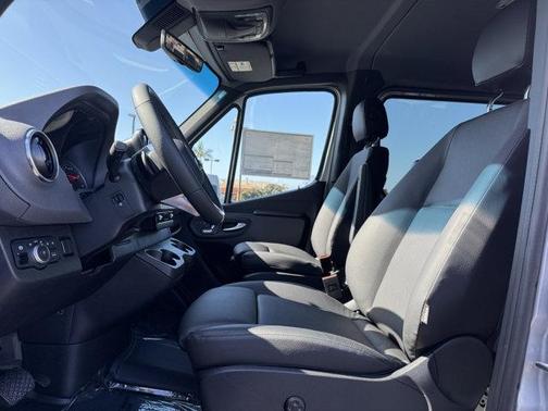 2025 Mercedes-Benz Sprinter 2500 