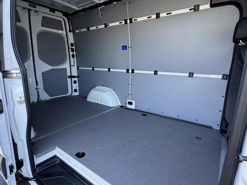 2025 Mercedes-Benz Sprinter 2500 Standard Roof