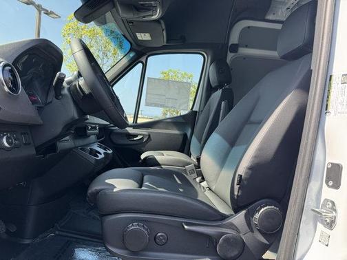 2025 Mercedes-Benz Sprinter 2500 Standard Roof