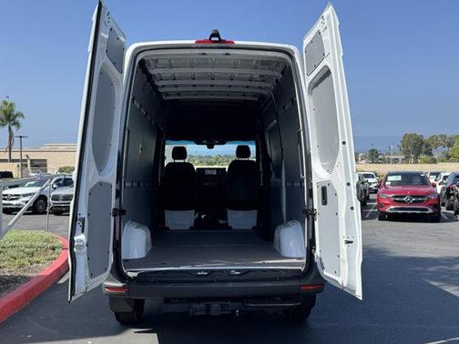 2025 Mercedes-Benz Sprinter 2500 Standard Roof