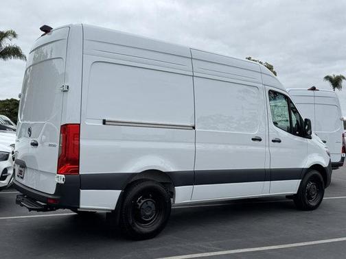 2025 Mercedes-Benz Sprinter 2500 Standard Roof