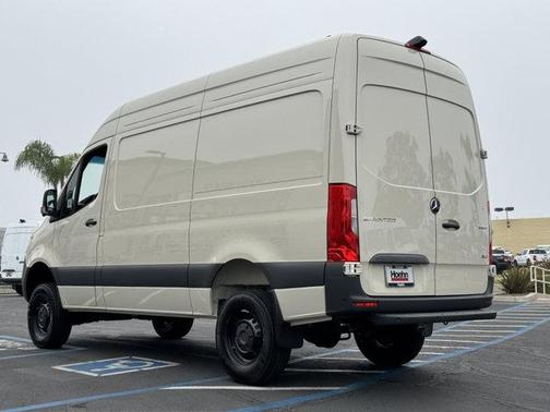 2025 Mercedes-Benz Sprinter 2500 Standard Roof