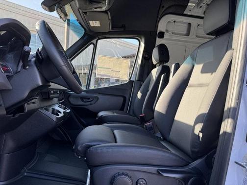 2025 Mercedes-Benz Sprinter 2500 Standard Roof