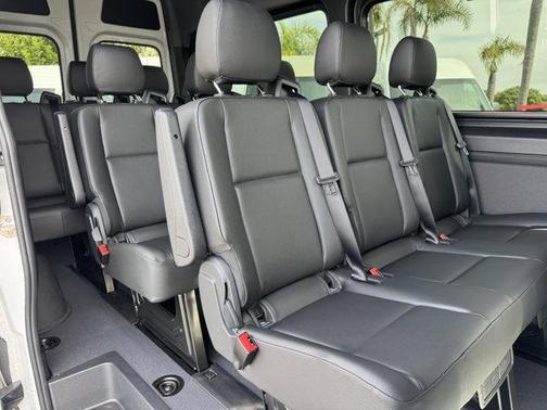 2025 Mercedes-Benz Sprinter 2500 Standard Roof