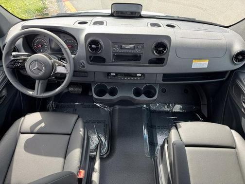 2025 Mercedes-Benz Sprinter 2500 Standard Roof