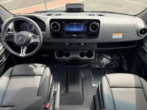 2025 Mercedes-Benz Sprinter 2500 Standard Roof