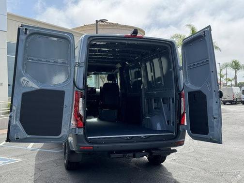 2025 Mercedes-Benz Sprinter 2500 Standard Roof