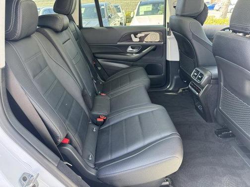 2026 Mercedes-Benz GLS 450 4MATIC