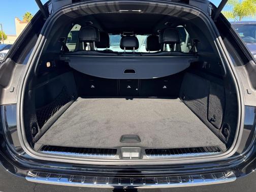 Black 2027 Mercedes-Benz GLE 350