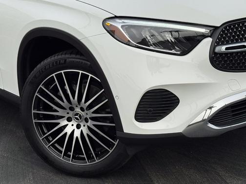 Polar White 2026 Mercedes-Benz GLC 300 Base 4MATIC