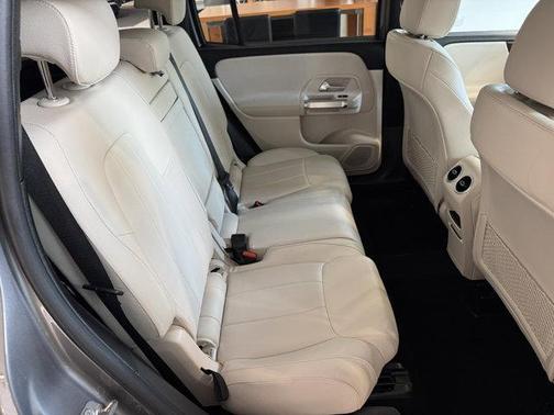 2025 Mercedes-Benz GLB 250 4MATIC