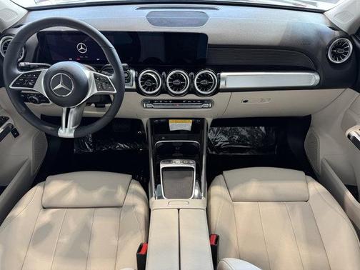 2025 Mercedes-Benz GLB 250 4MATIC