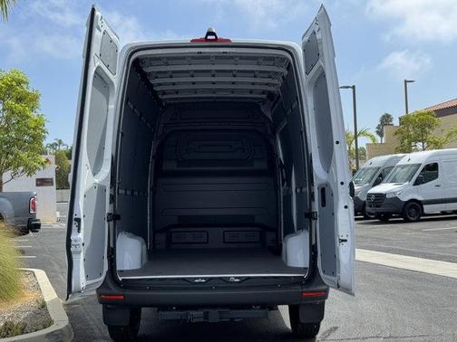 2025 Mercedes-Benz Sprinter 2500 Standard Roof