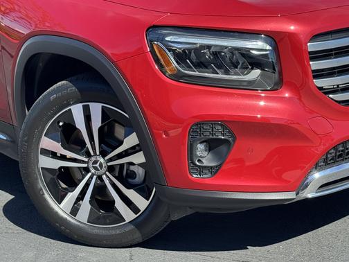 2025 Mercedes-Benz GLB 250 