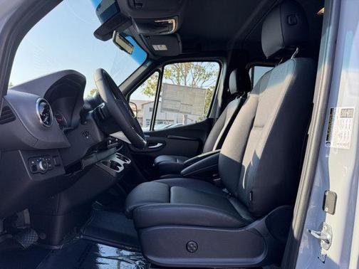 2025 Mercedes-Benz Sprinter 2500 