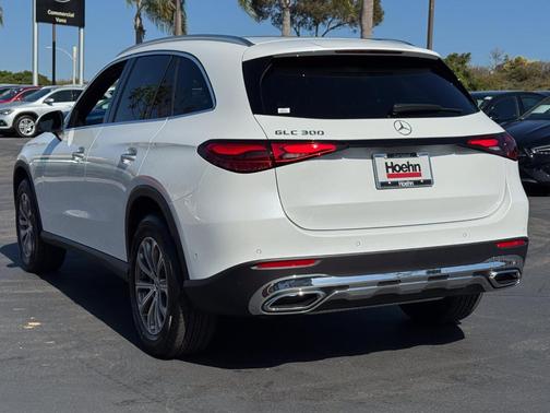 Moonlight White 2026 Mercedes-Benz GLC 300 Base
