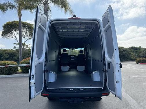 2025 Mercedes-Benz Sprinter 2500 High Roof