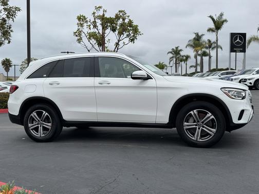 Polar White 2022 Mercedes-Benz GLC 300