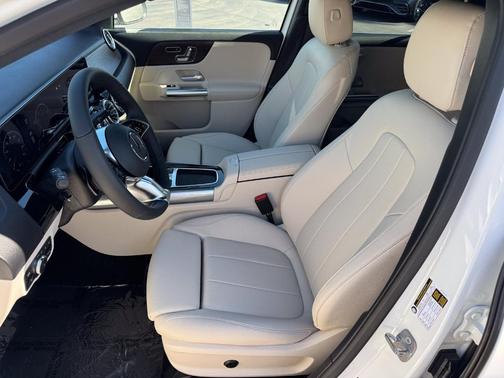 Polar White 2026 Mercedes-Benz GLA 250 Base 4MATIC