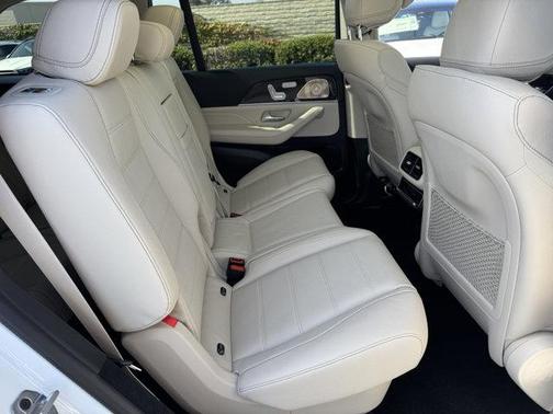 2026 Mercedes-Benz GLS 450 4MATIC