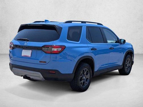 Diffused Sky Pearl 2025 Honda Pilot TrailSport