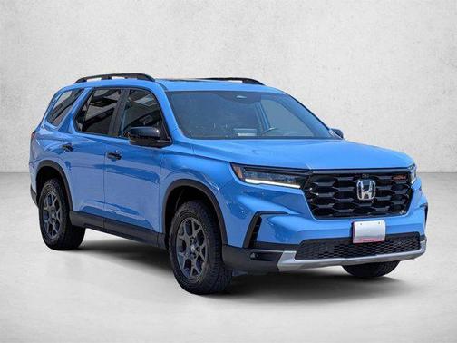 Diffused Sky Pearl 2025 Honda Pilot TrailSport