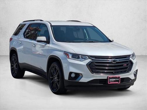 Iridescent Pearl Tricoat 2020 Chevrolet Traverse RS
