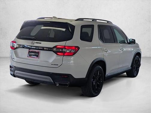 2025 Honda Pilot Touring 8-Passenger