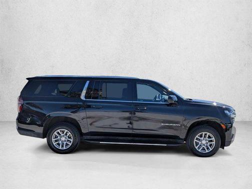 Black 2022 Chevrolet Suburban LT