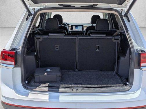 Pure White 2024 Volkswagen Atlas 2.0T SE w/Technology