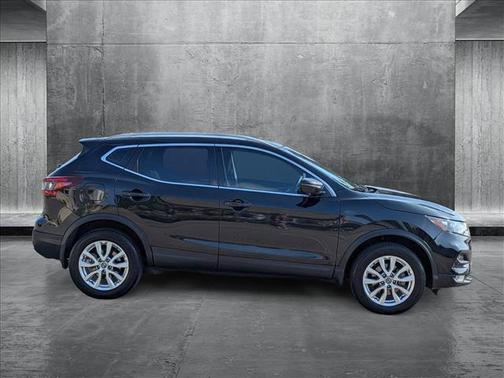 2020 Nissan Rogue Sport SV