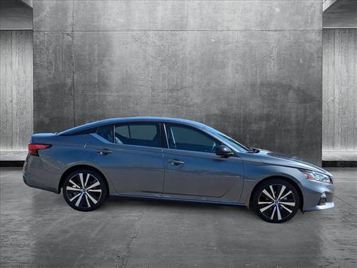 2021 Nissan Altima SR FWD